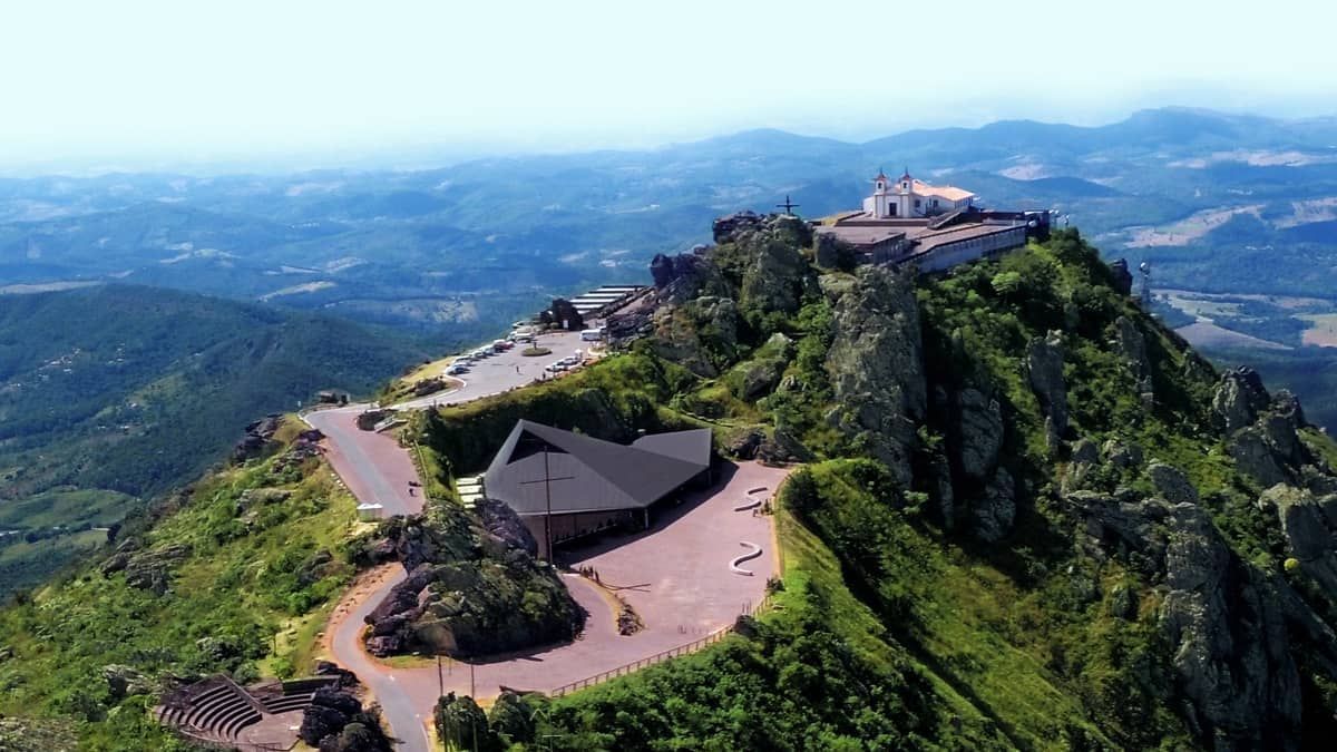 Obra interdita o Santuário da padroeira de Minas, na Serra da Piedade