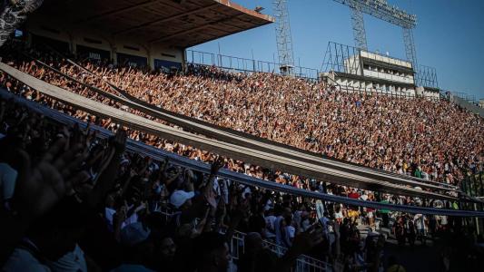 São Januário está interditado pelo STJD após episódios de violência em partida do Vasco