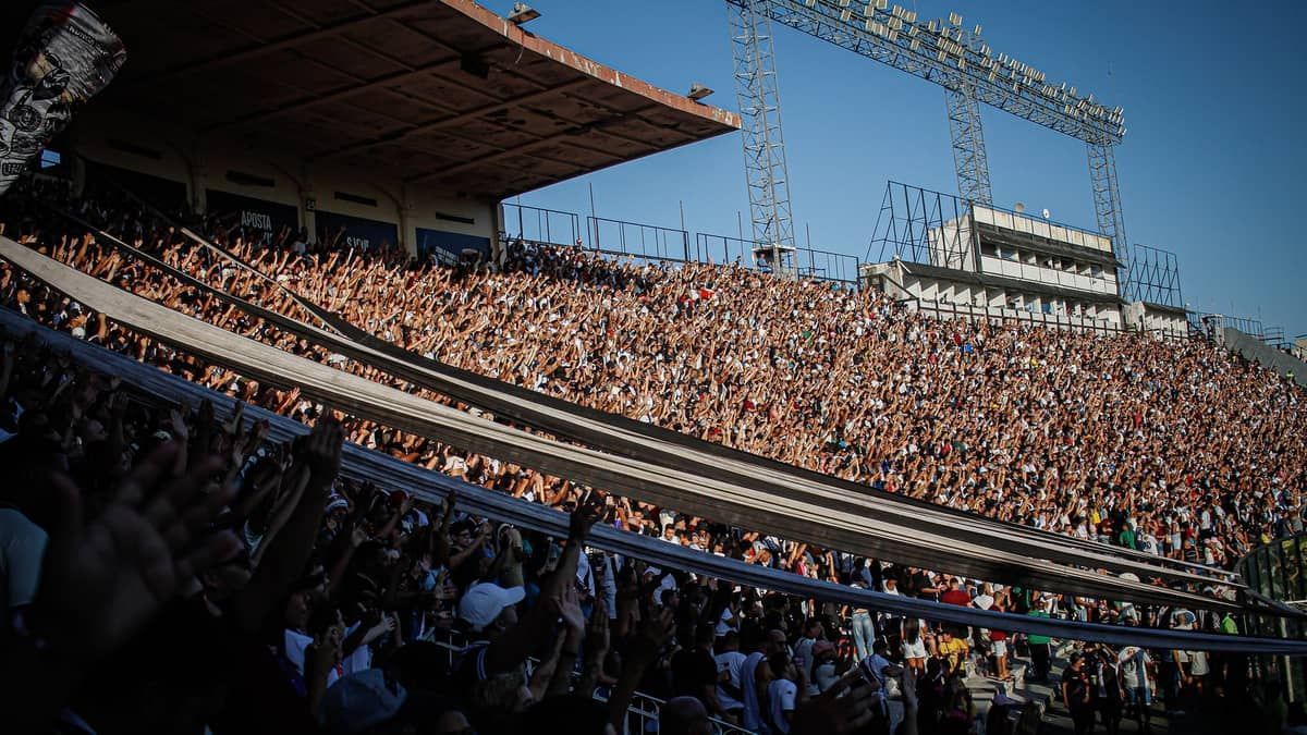 Vasco vai para longe de casa em busca da paz com a torcida; entenda