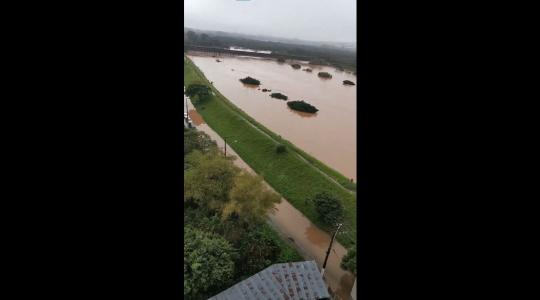 Chuvas no RS: dique extravasa em São Leopoldo, na Grande Porto Alegre | CNN Brasil