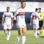 São Paulo vence na Vila e impede Bragantino de assumir liderança do Brasileiro