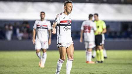 São Paulo derrotou Bragantino na Vila Belmiro
