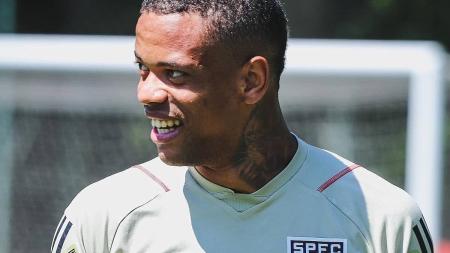 São Paulo deve ter novo lateral contra Internacional; Caio Paulista está recuperado
