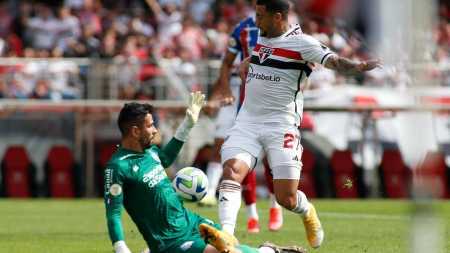 São Paulo e Bahia fizeram jogo movimentado no Morumbi
