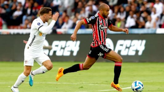 São Paulo e LDU no jogo de ida das quartas de final
