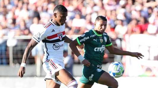 São Paulo e Palmeiras durante jogo pelo Brasileirão