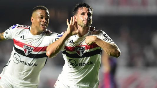 São Paulo faz 2 a 0 e elimina San Lorenzo na Sul-Americana; Calleri marcou o primeiro