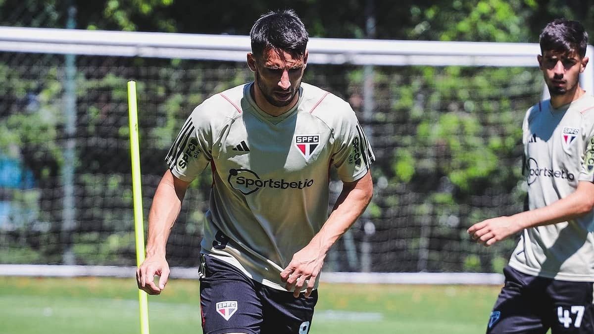 São Paulo faz último trabalho da semana, e elenco ganha folga