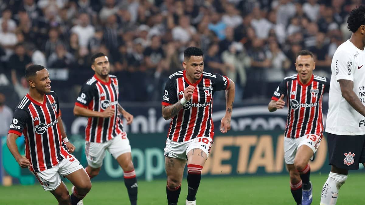 São Paulo: Luciano recebe amarelo e está suspenso na volta contra Corinthians