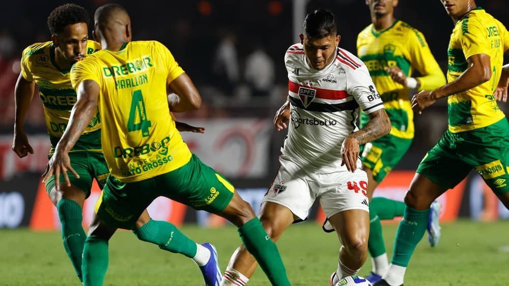 São Paulo marca duas vezes em sete jogos e liga alerta para reforço no ataque
