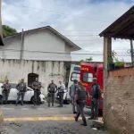 Vídeo: Gate dispara balas de borracha contra agressor e libera refém no Guarujá