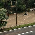 São Paulo sofre com chuva e alagamentos e cancela rodízios de veículos