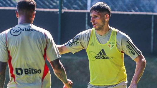 São Paulo tem Calleri em campo em treino e prepara Pato para jogo