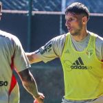 São Paulo tem Calleri em campo em treino e prepara Pato para jogo