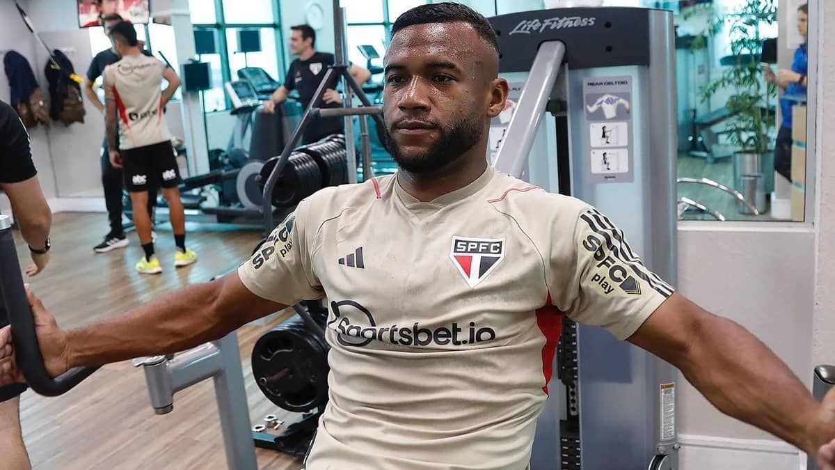 São Paulo treina dentro do hotel em primeira atividade focada na final