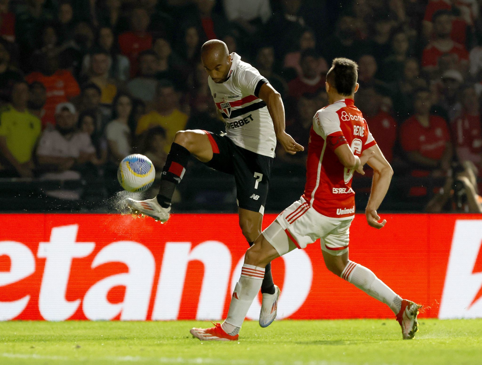 São Paulo e Internacional se enfrentam no Morumbis com focos distintos