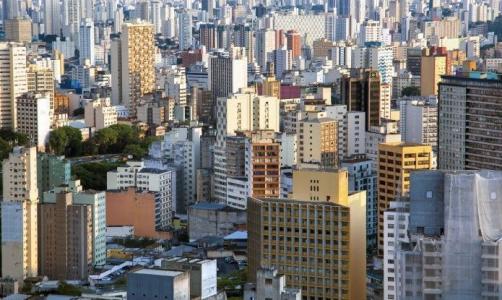 Na foto, Augusto vivendo em São Paulo