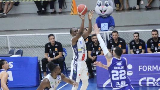 Cruzeiro perde para o São José, fora de casa, pelo NBB
