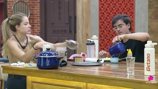 Saory Cardoso 'termina' com Dudu Camargo