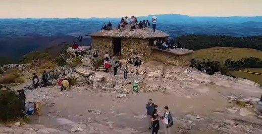 São Thomé das Letras: turistas têm alucinações após ingerir 'brigaconha' e 'doces mágicos'