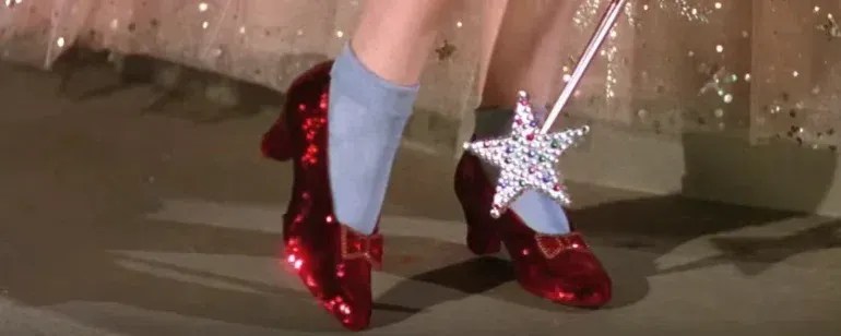 Ladrão de sapatos de 'O Mágico de Oz' é condenado a um ano de liberdade condicional