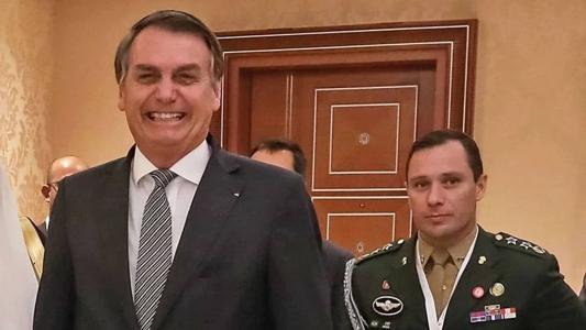 Saques feitos por Cid da conta de Bolsonaro somam R$ 634 mil, segundo defesa do ex-presidente.