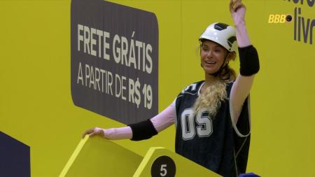 Sarah Andrade segue na disputa