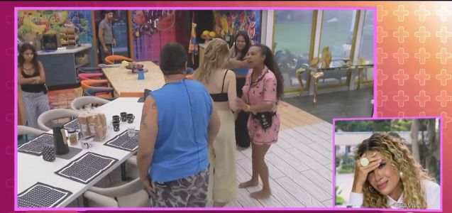 Sarah vê cena de briga entre Ana Paula e Sol