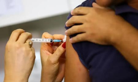 O sarampo é uma doença que pode ser prevenida, por meio da vacinação. Todas as pessoas de 12 meses a 59 anos de idade têm indicação para serem imunizadas