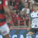 Saravia deixa jogo com dores e vira preocupação no Atlético