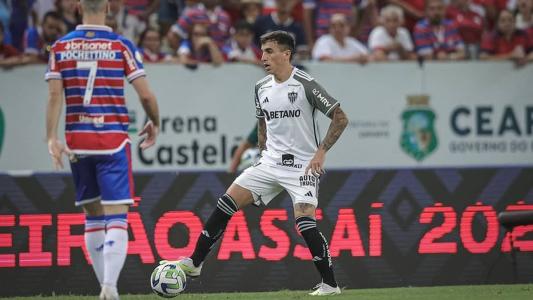 Saravia foi expulso após fazer falta em Calebe
