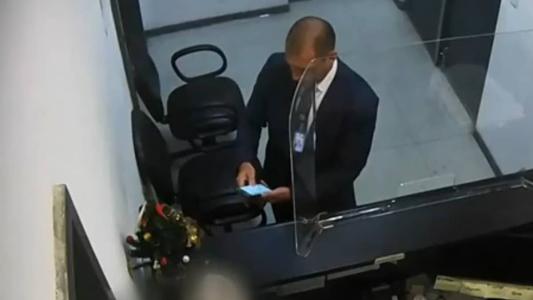 Sargento da Marinha Jairo Moreira prestou depoimento à Polícia Federal sobre caso de joias da Arábia Saudita