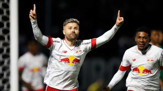 Sasha, do Red BUll Bragantino, no Nabi Abi Chedid;