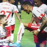 Com hat-trick de Sasha, Bragantino goleia por 7 a 1 e avança na Sul-Americana