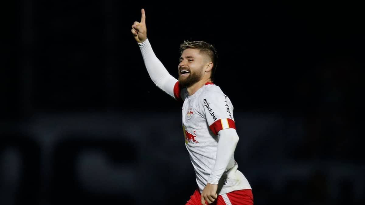 Gabigol? Rodrygo? Hulk? Eduardo Sasha escolhe melhor parceiro da carreira