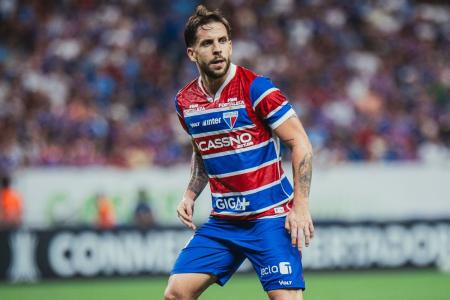 Lucas Sasha em campo pelo Fortaleza, pela Copa Libertadores