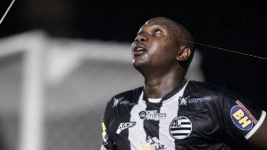 Sassá marcou os dois gols da vitória do Athletic sobre o Vasco