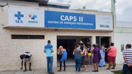 Os CAPS podem ser acessados de forma espontânea ou por encaminhamento de outros serviços da rede de saúde