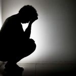 Brasileiros gastam mais com saúde mental e sentem peso no bolso