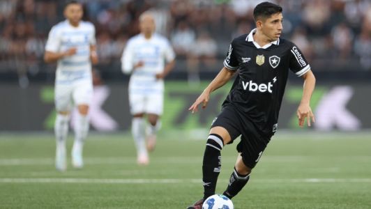 Savarino em partida entre Botafogo e Cruzeiro, pela Série A do Campeonato Brasileiro