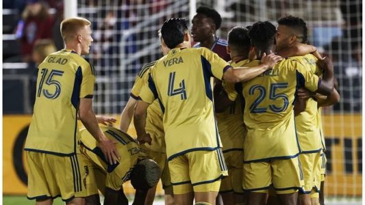 Savarino garantiu a vitória de sua equipe