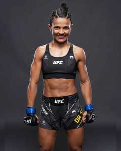 Natália Silva, lutadora mineira do UFC