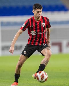 Gabriel Pereira em ação pelo Al-Rayyan, do Catar