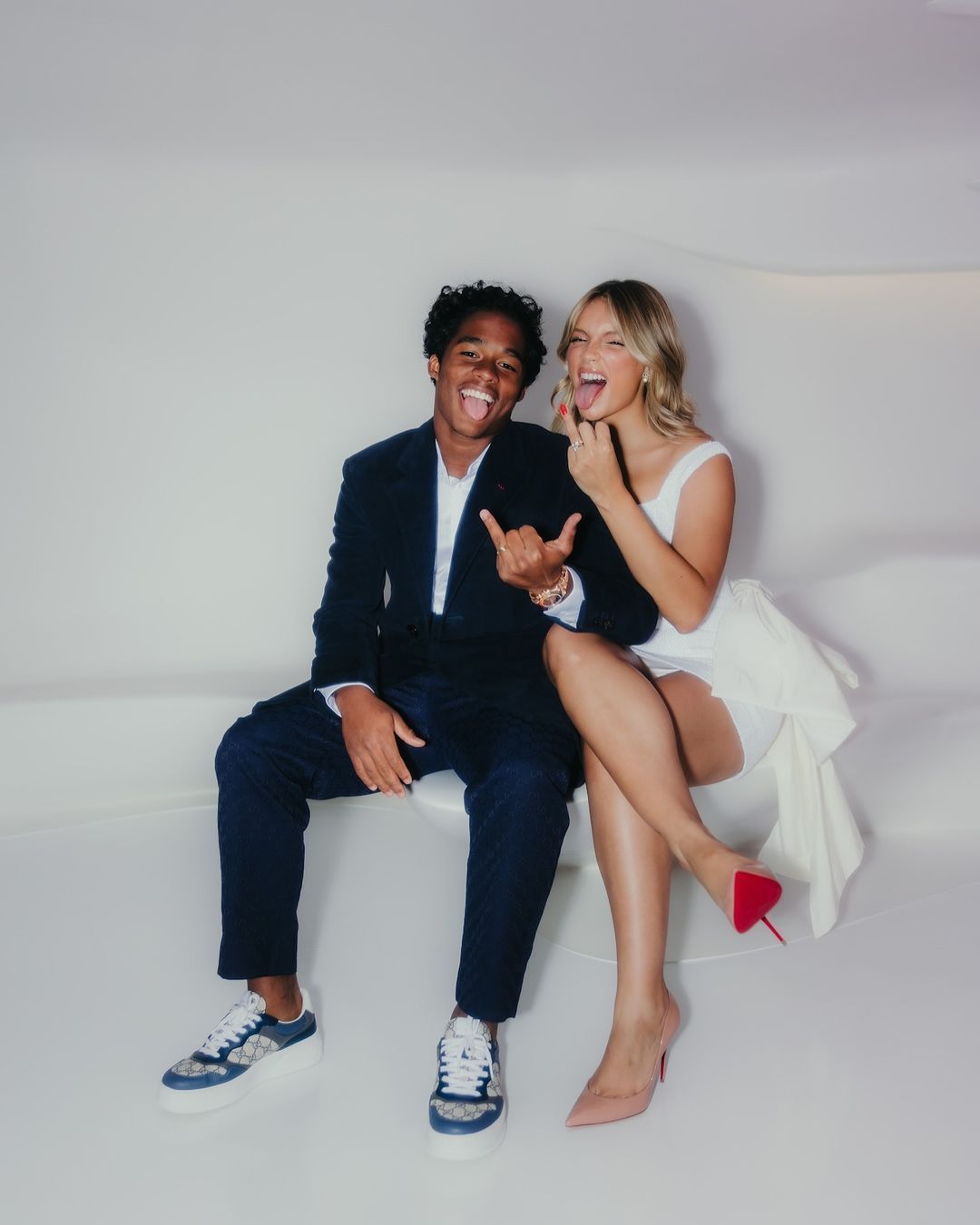 Aos 18 anos, Endrick anuncia casamento com modelo brasileira