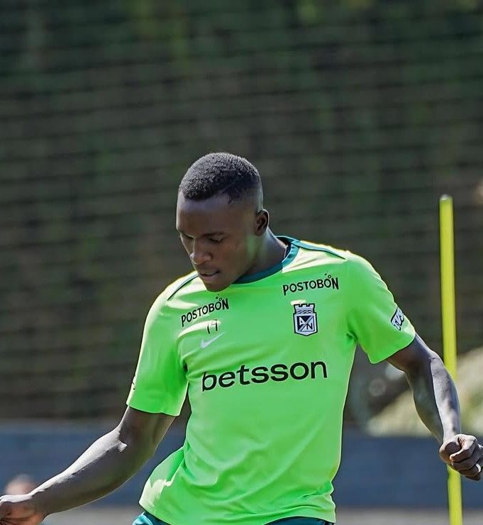Athletico-PR pode realizar contratação mais cara da história do clube; entenda