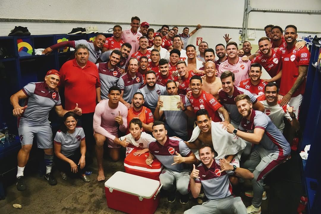 Vila Nova marca no fim e vence Aparecidense na primeira rodada do Campeonato Goiano