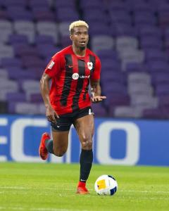 Thiago Mendes em ação pelo Al-Rayyan, do Catar