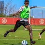 Zagueiro do Inter revela detalhes sobre procuras de Flamengo e Palmeiras