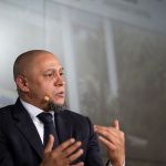 Pentacampeão, Roberto Carlos tem complicações em cirurgia no coração