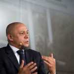 Pentacampeão, Roberto Carlos tem complicações em cirurgia no coração